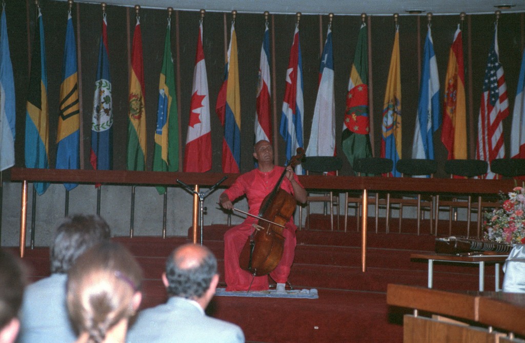 1986-12-dec-23-87-20-concert-santiago-ckg-chello