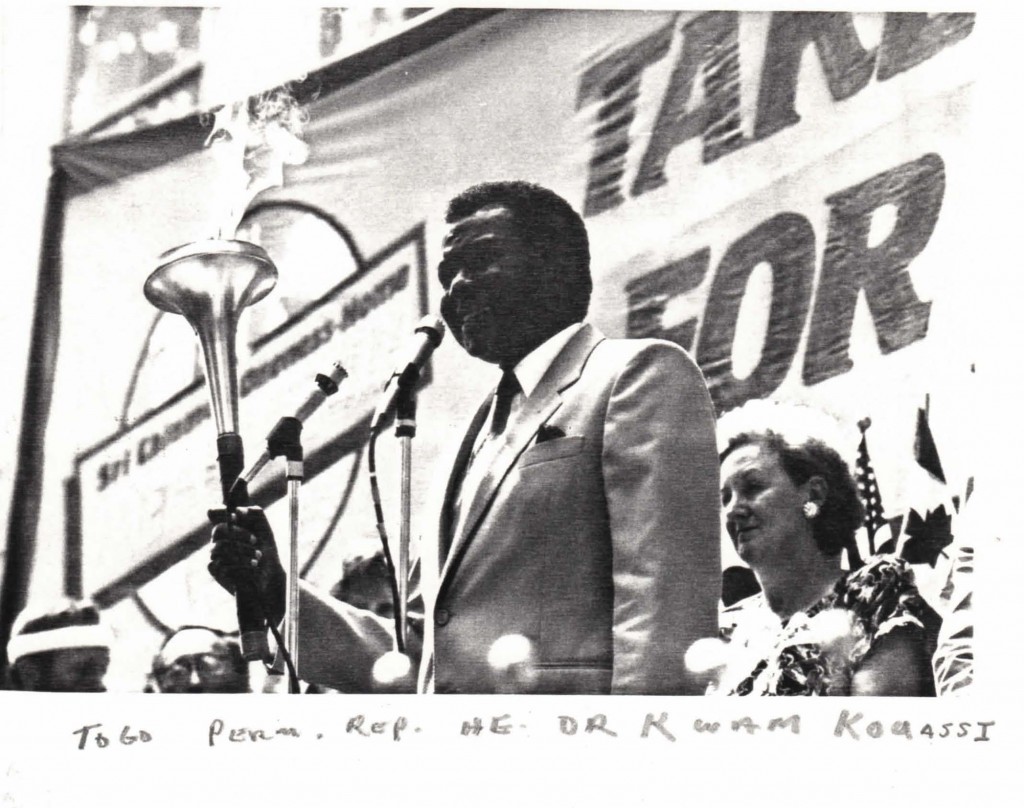 1987-08-aug-08-peace-run-Togo-Kouassi-PHOTO-TORCH