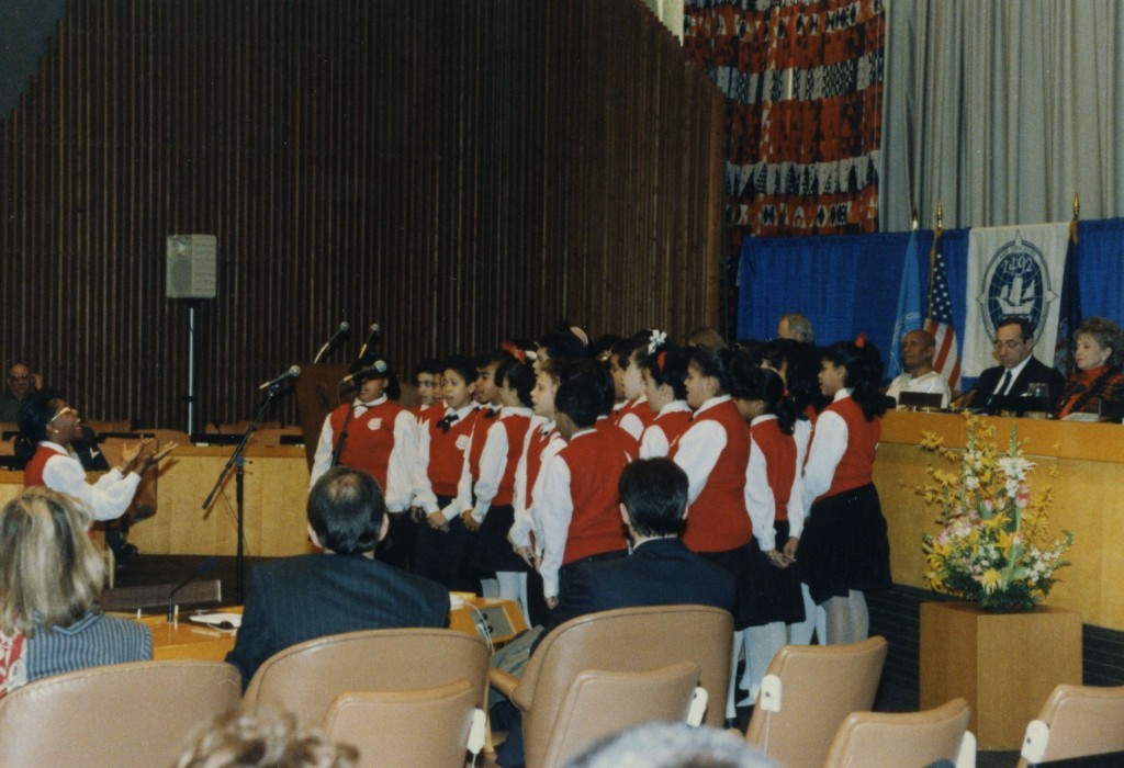 1992-01-jan-29-interfaith-columbus-quin--gov-cuomo-img238-sing