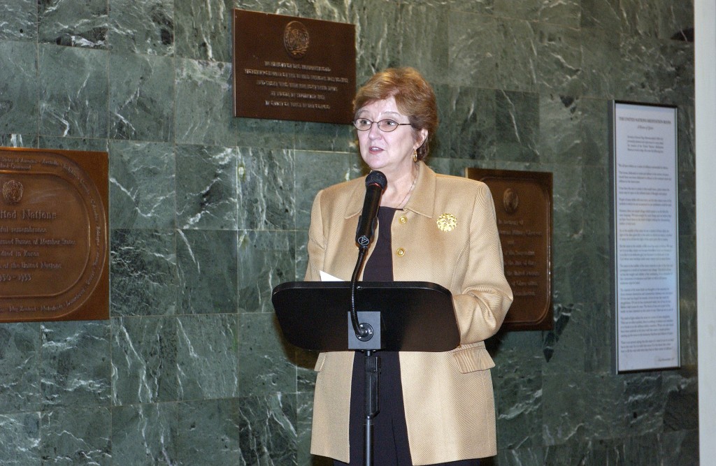 UN Photo/Paulo Filgueiras : Deputy Secretary-General Louise Fréchette speaks at the ceremony to celebrate the completion of the restoration project of the Peace Window by Marc Chagall, which was installed at the United Nations in honour of Dag Hammarskjöld in 1964. 25 October 2005 United Nations, New York Photo # 100053 