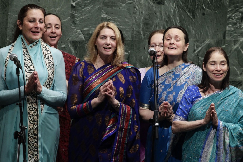 2013-02-feb-14-interfaith-harmony-choir-sri-chinmoy-peace-med-un-photo-542571-hi-res-nero