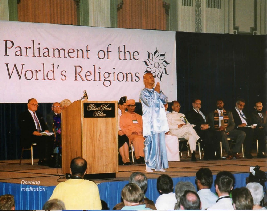 1993-08-aug-28-parliament-religions-chicago-ckg-interfaith-meditation-photo