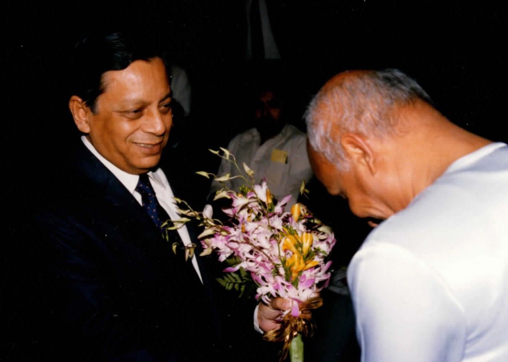 1986-11-nov-04-pres-unga-Humayun-rasheed-choudhury-photos_Page_03